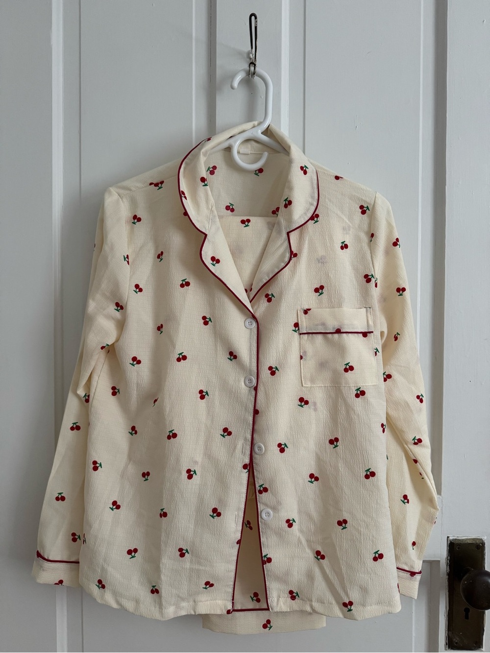 Source Unknown Cream Cherry-Print Pajama Top with Red Piping